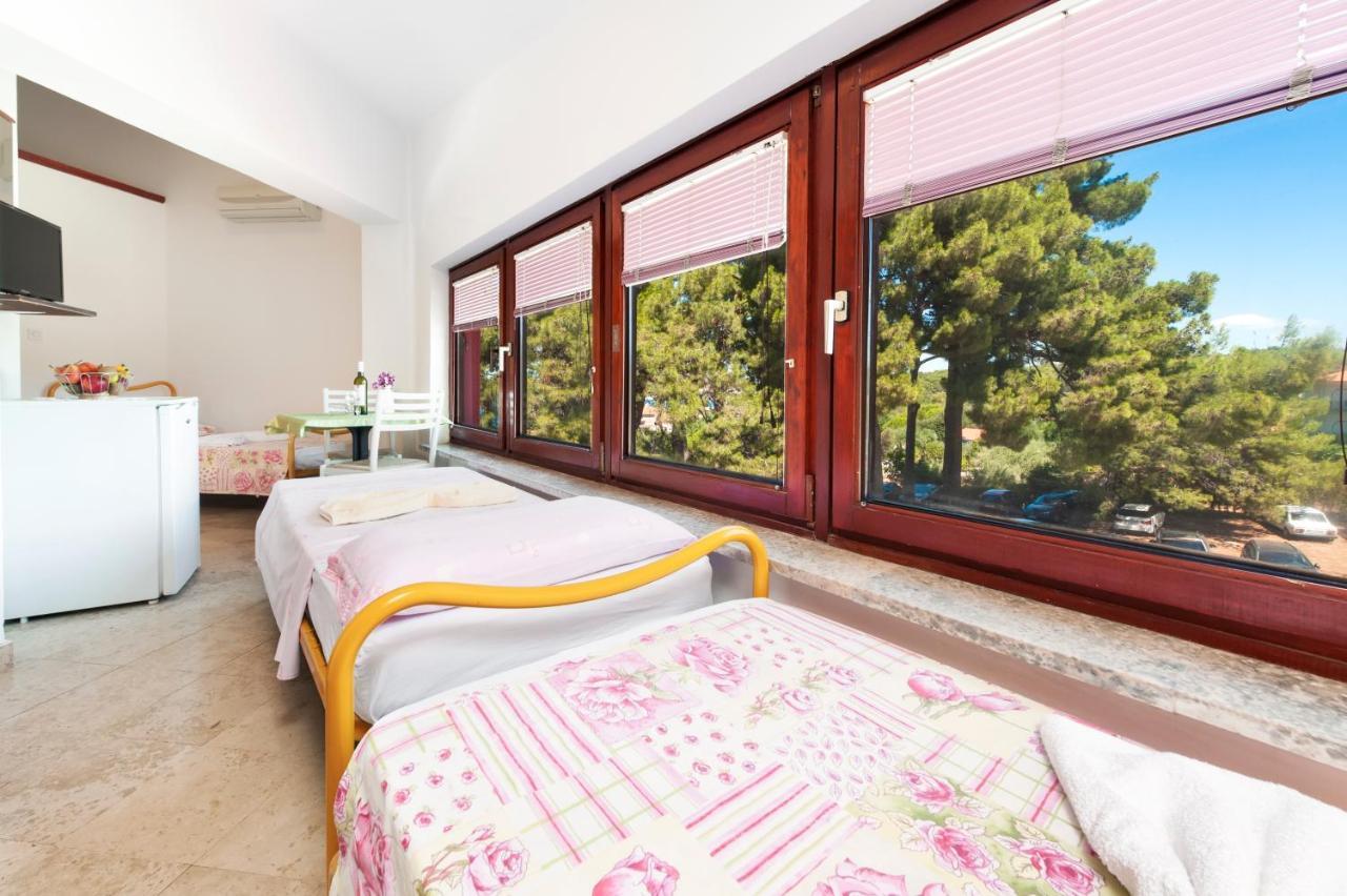 Near Beach And Rovinj Center 4 Apartment Exterior photo