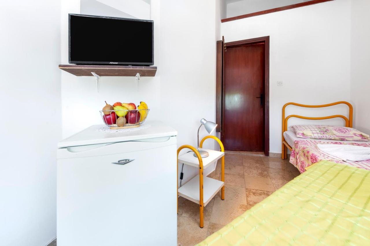 Near Beach And Rovinj Center 4 Apartment Exterior photo